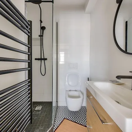 Apartment Splendide Proche De La Station Metro Lourmel Paris